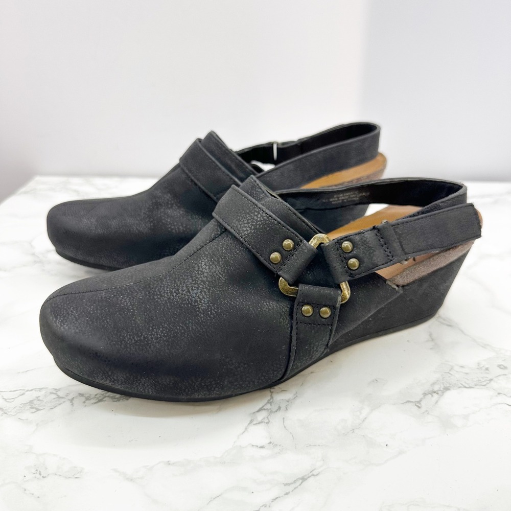 Axxiom Fanatic Wedge Clogs Women 8.5 Black Good Slingback Sandals Brass Hardware